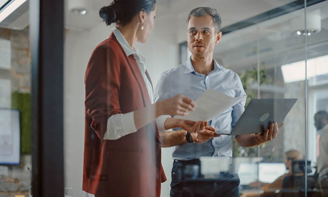 Palkkaa, osinkoa vai kenties lainaa? – Varojen nostaminen osakeyhtiöstä verotuksen näkökulmasta